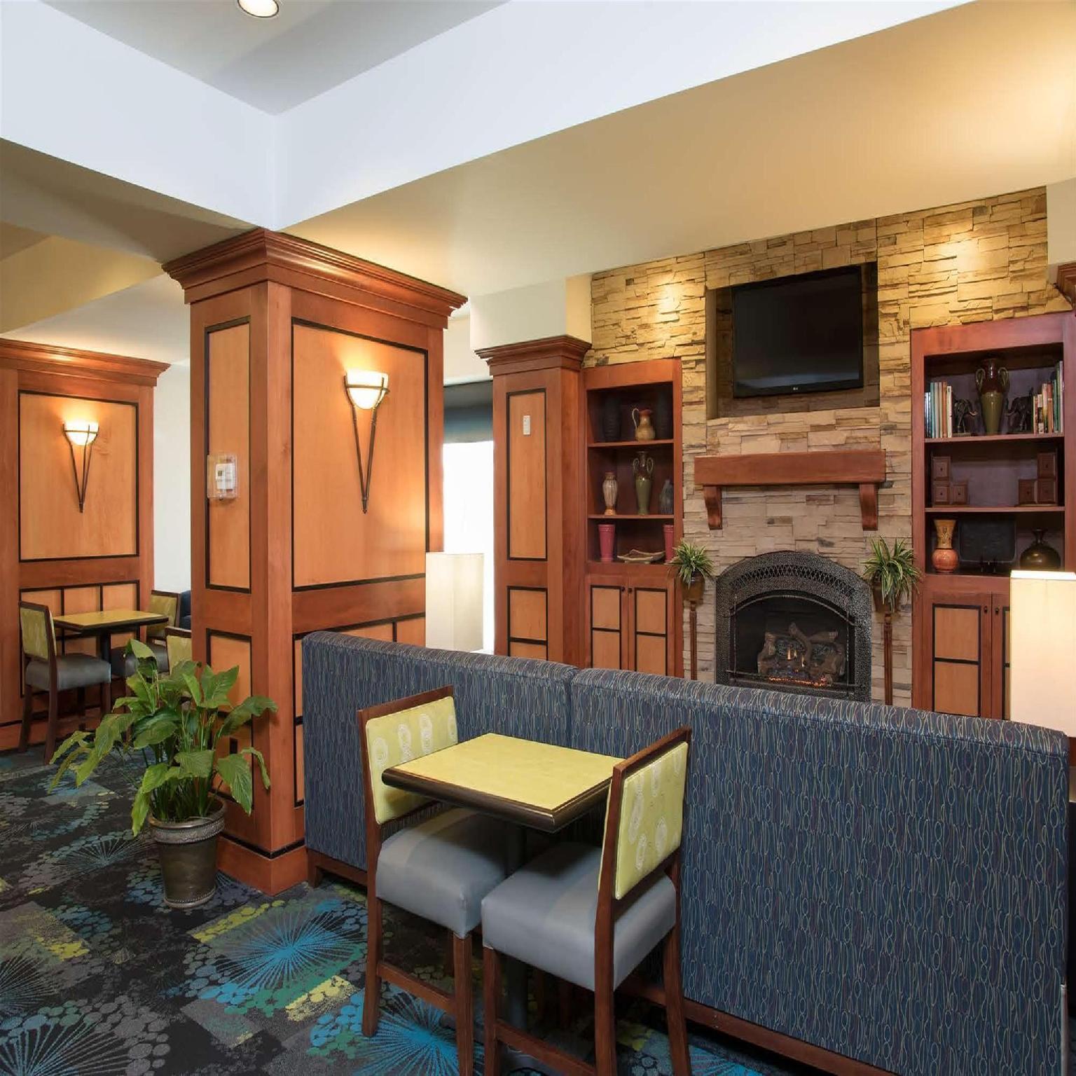 Holiday Inn Express & Suites Danville By Ihg Exterior photo