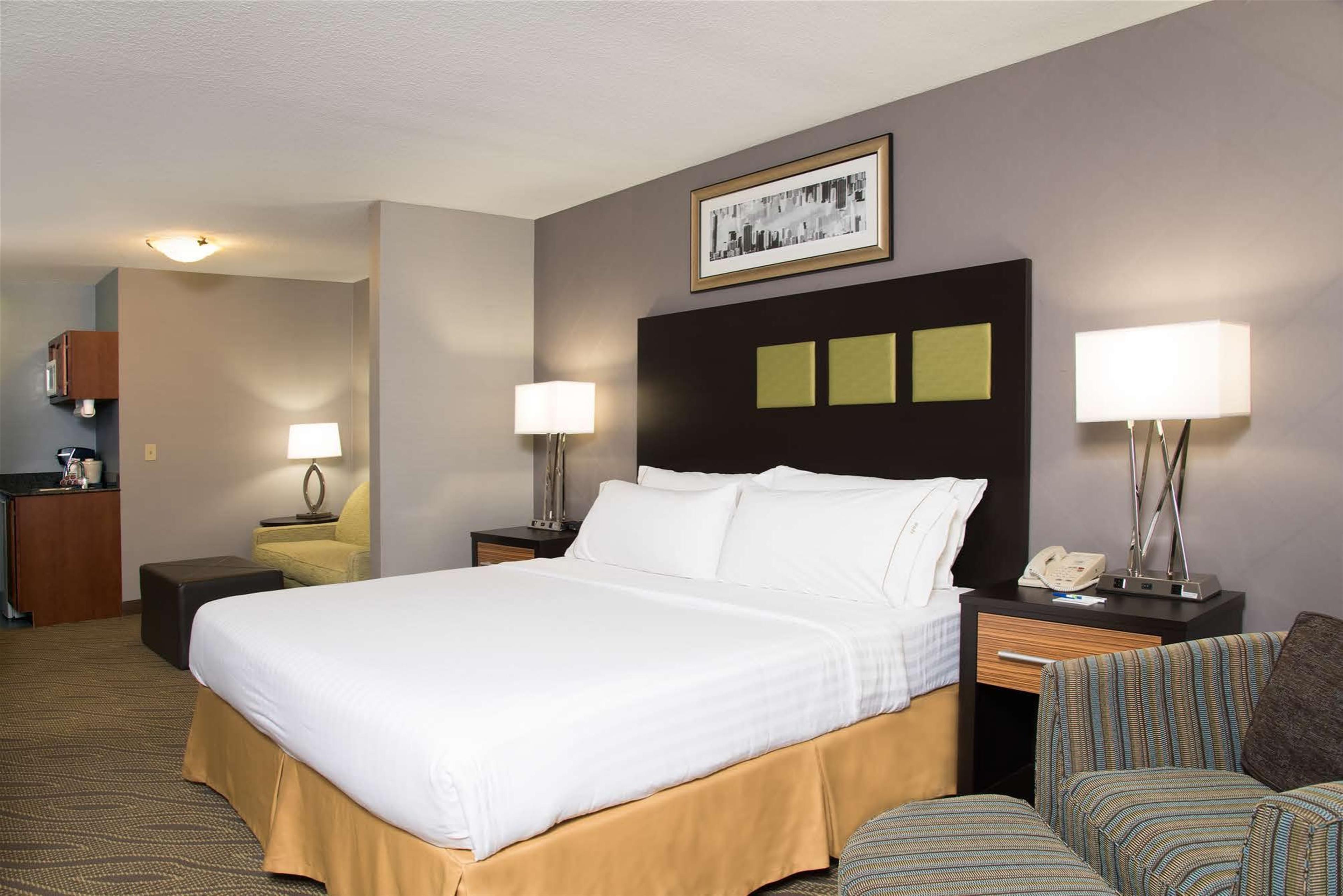 Holiday Inn Express & Suites Danville By Ihg Exterior photo