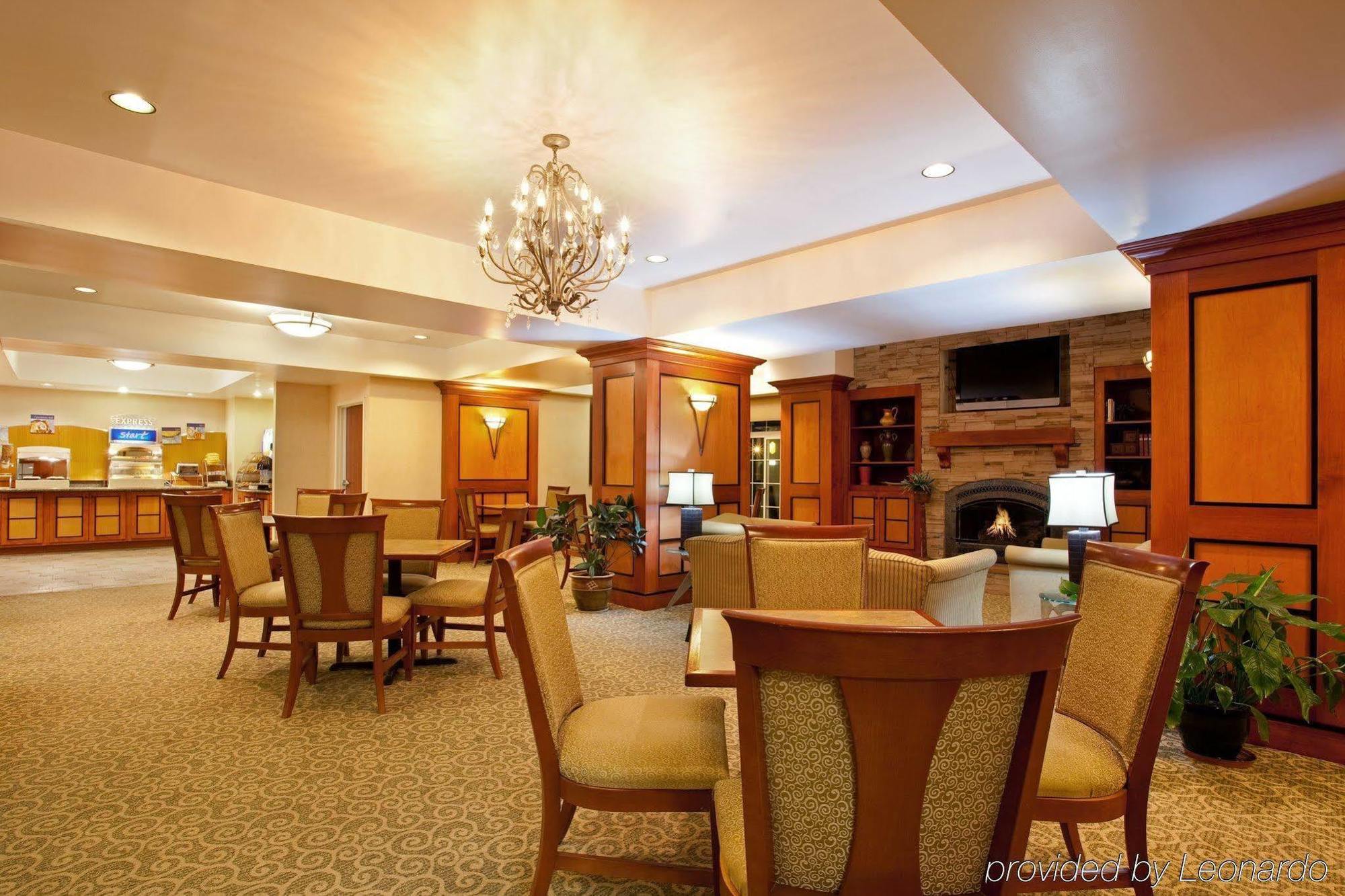 Holiday Inn Express & Suites Danville By Ihg Restaurant photo